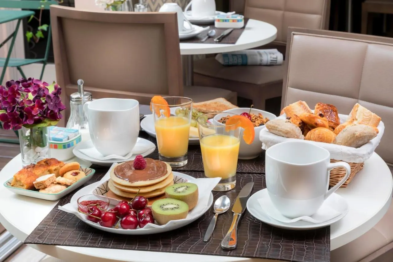 Отель Longchamp Elysees 3*