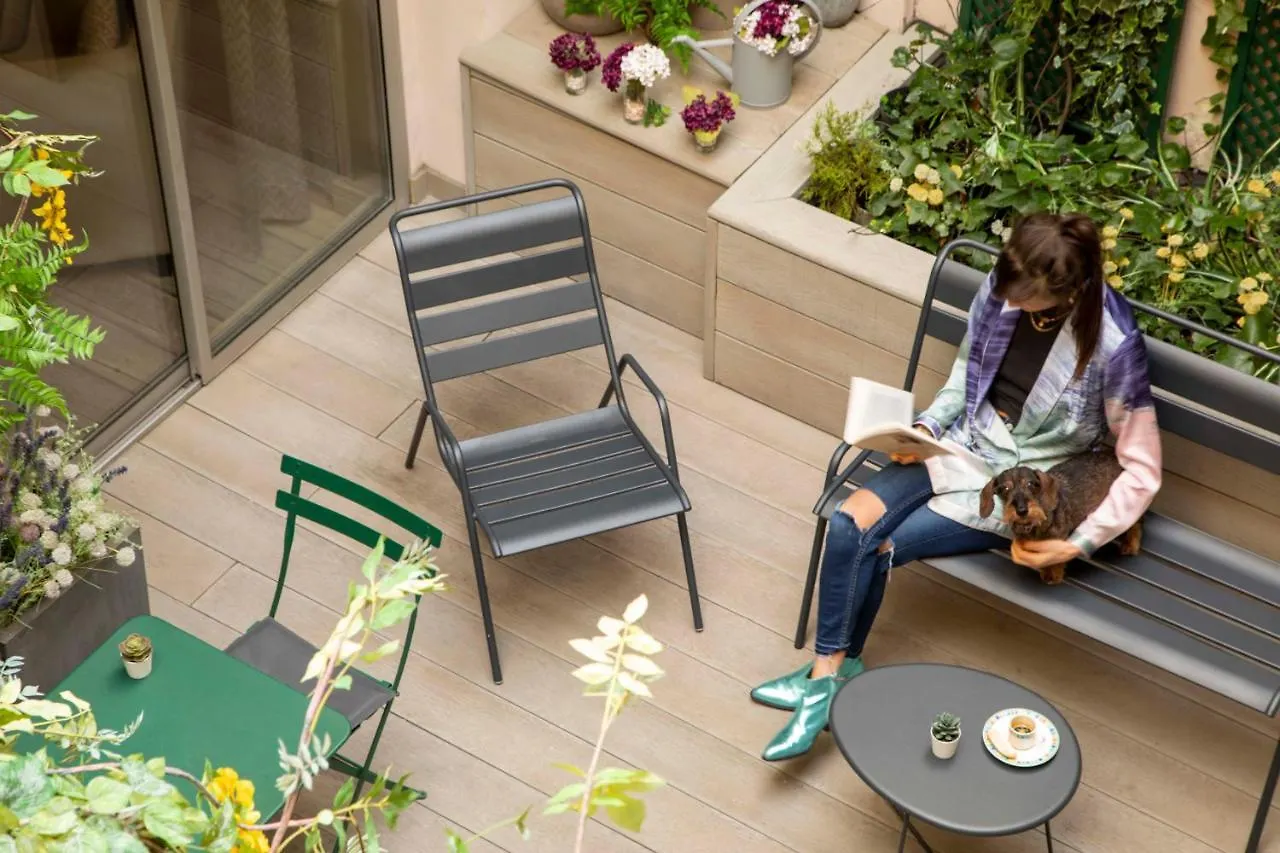 Longchamp Elysees Отель 3*