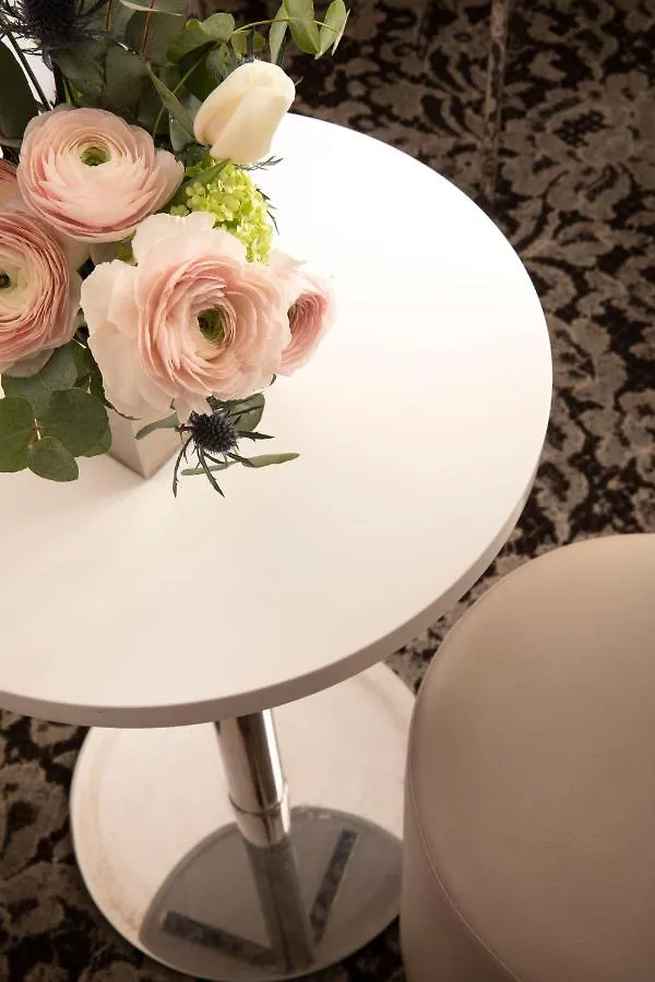 Longchamp Elysees Hotel Paris