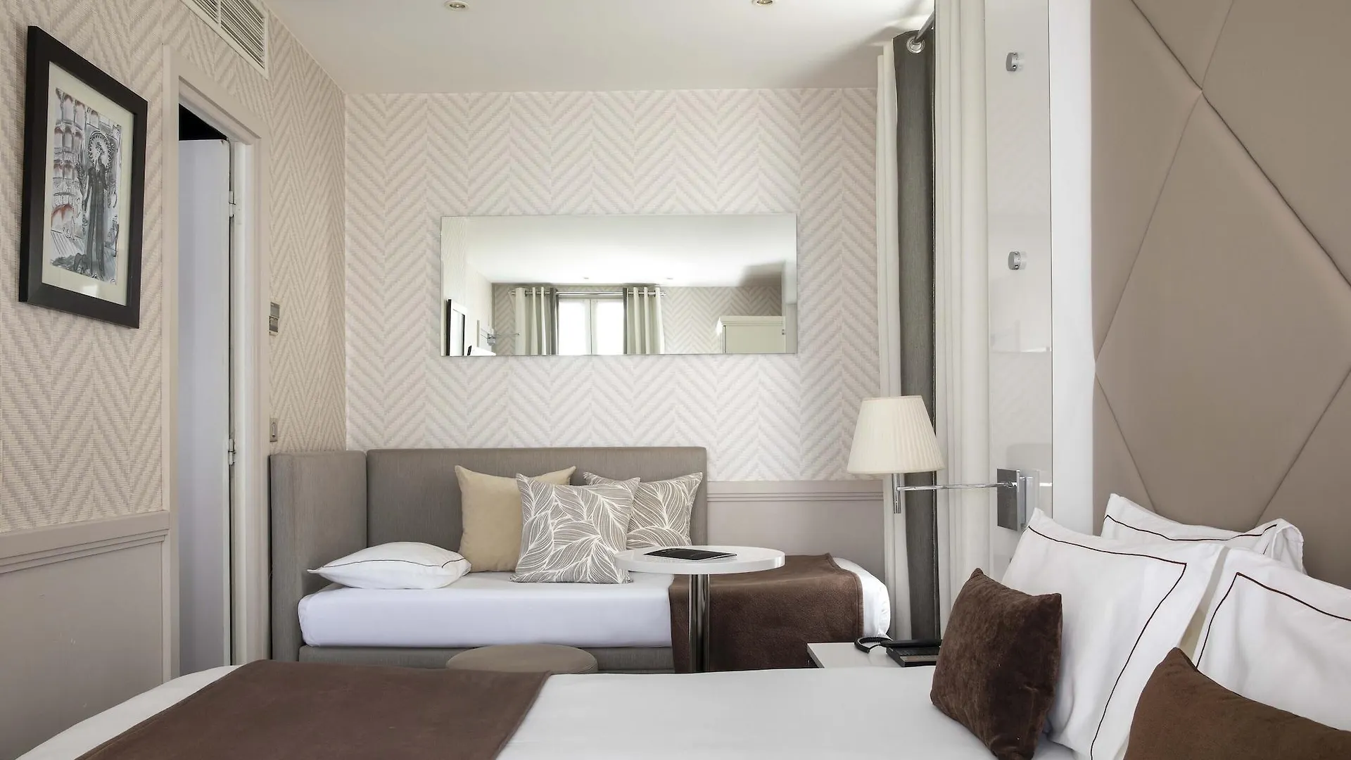 Longchamp Elysees Hotel 3*