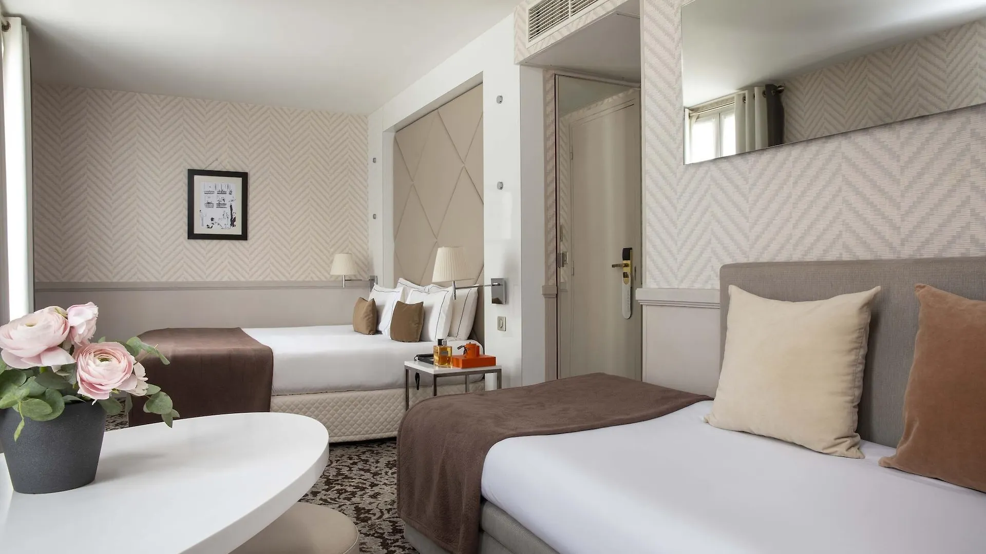 Longchamp Elysees Hotel