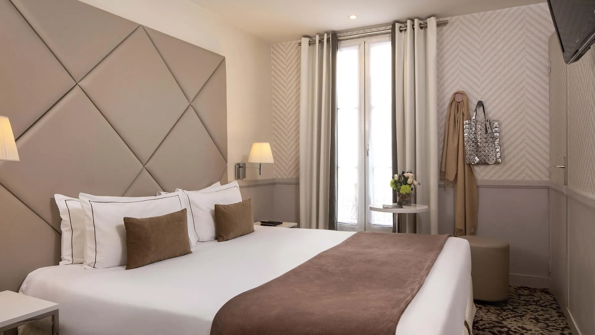 Longchamp Elysees 3*