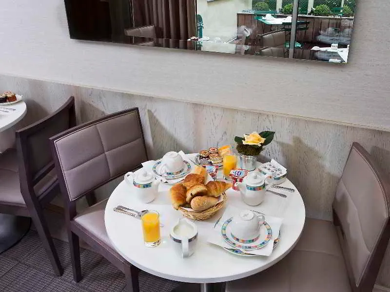 Hotel Longchamp Elysees Paris