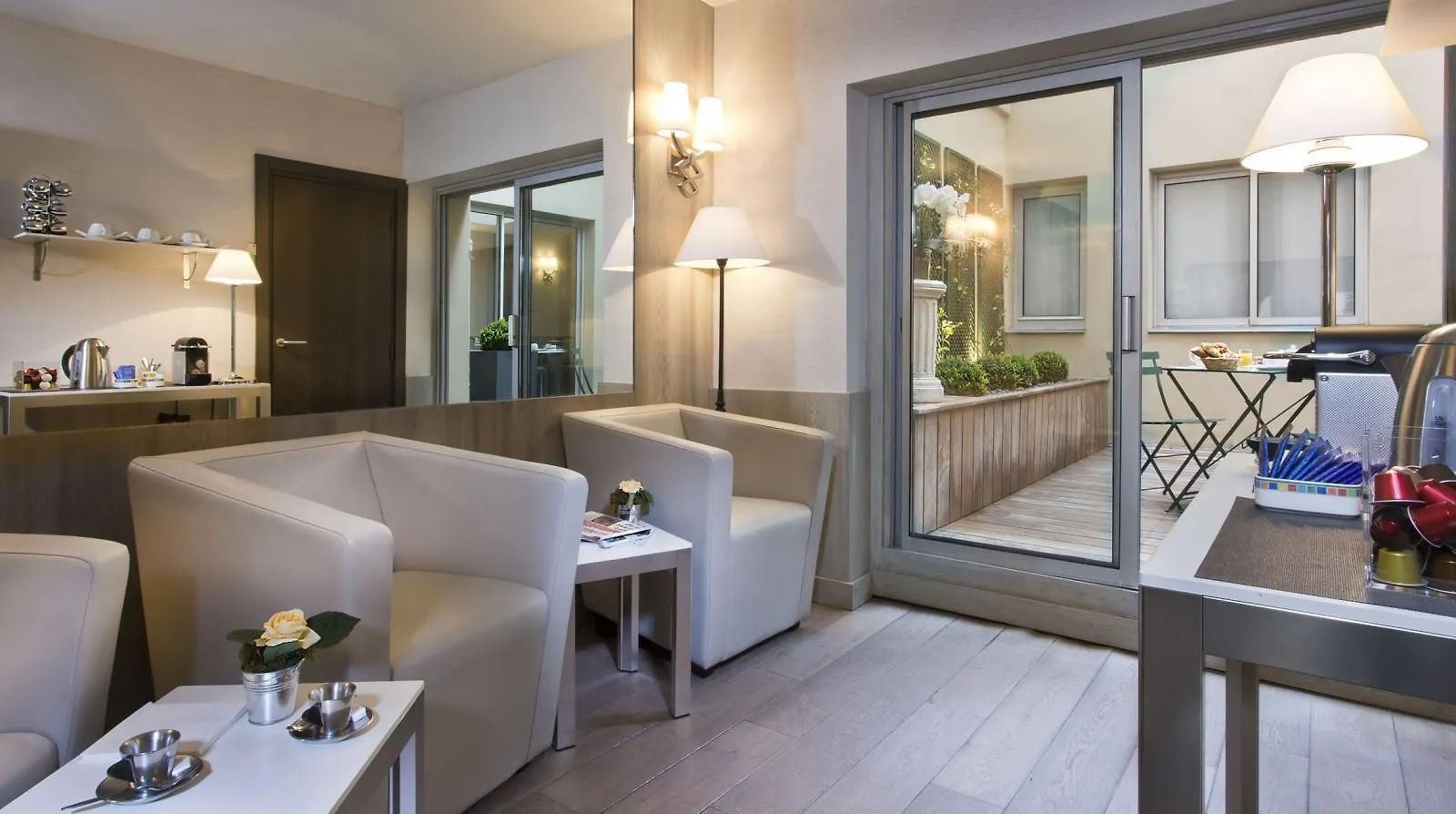 Longchamp Elysees Отель 3*