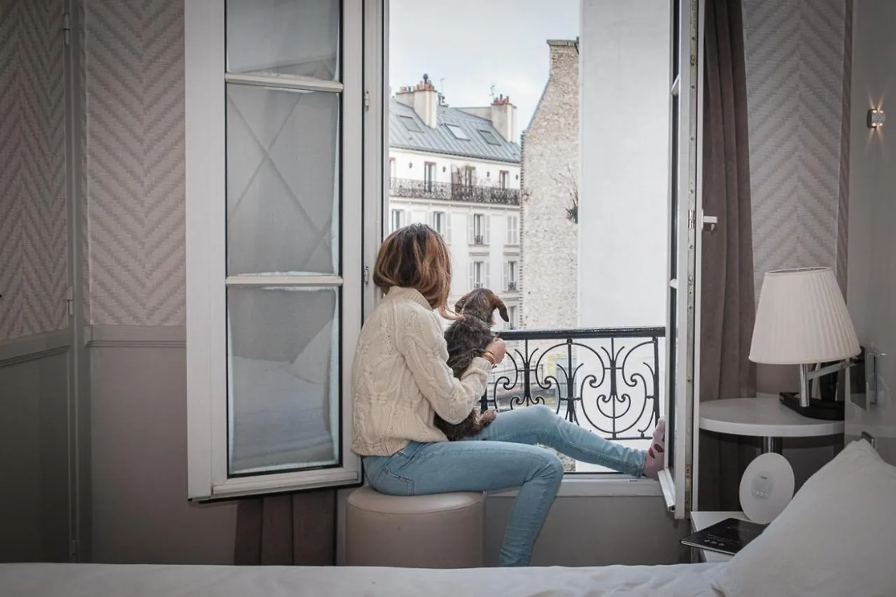 Longchamp Elysees Hotel 3*