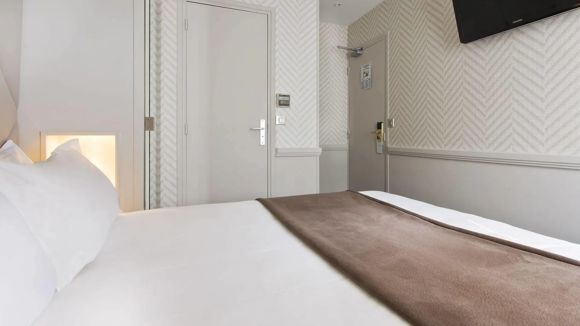 Longchamp Elysees Hotel