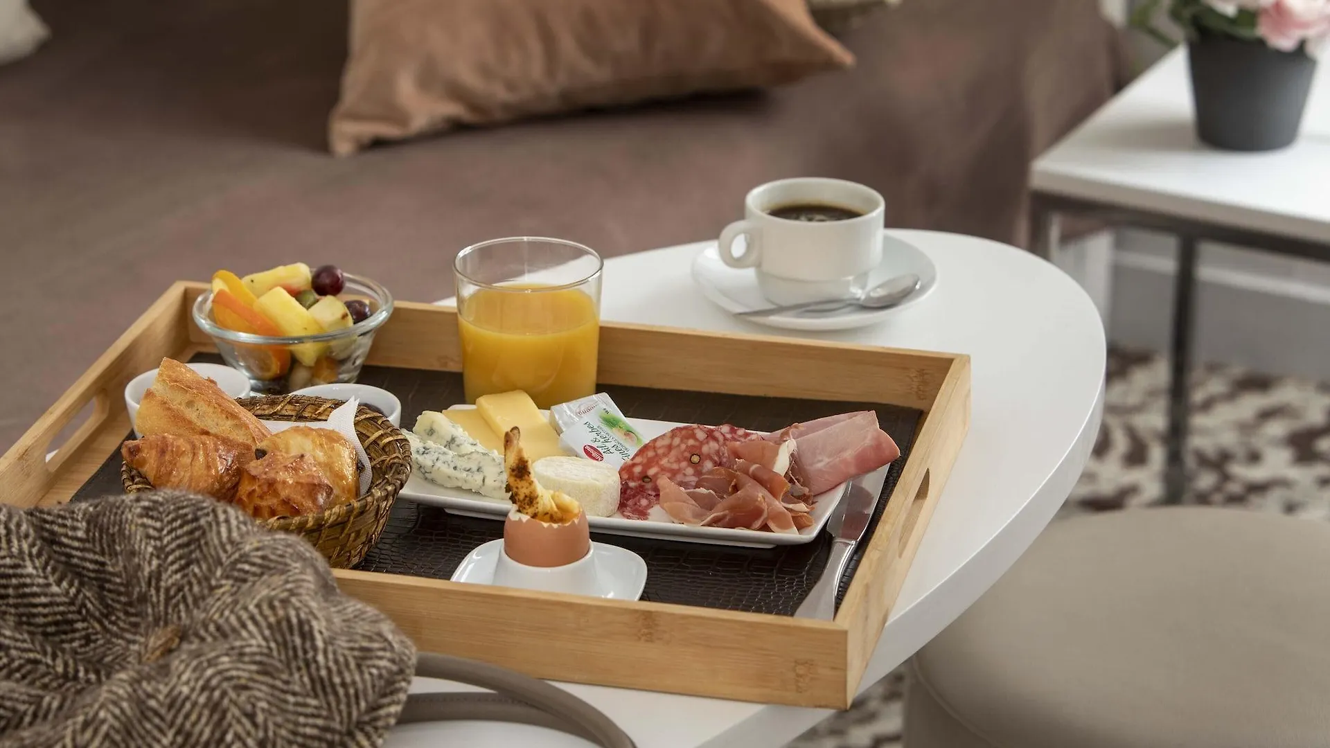 Hotel Longchamp Elysees